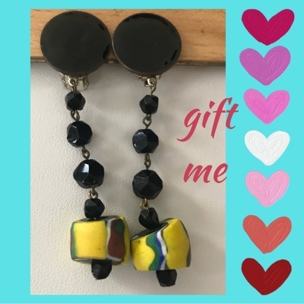 Unusual Vintage Earrings 🤔 Enameled Coins with African Trade Beads - Picture 2 of 9